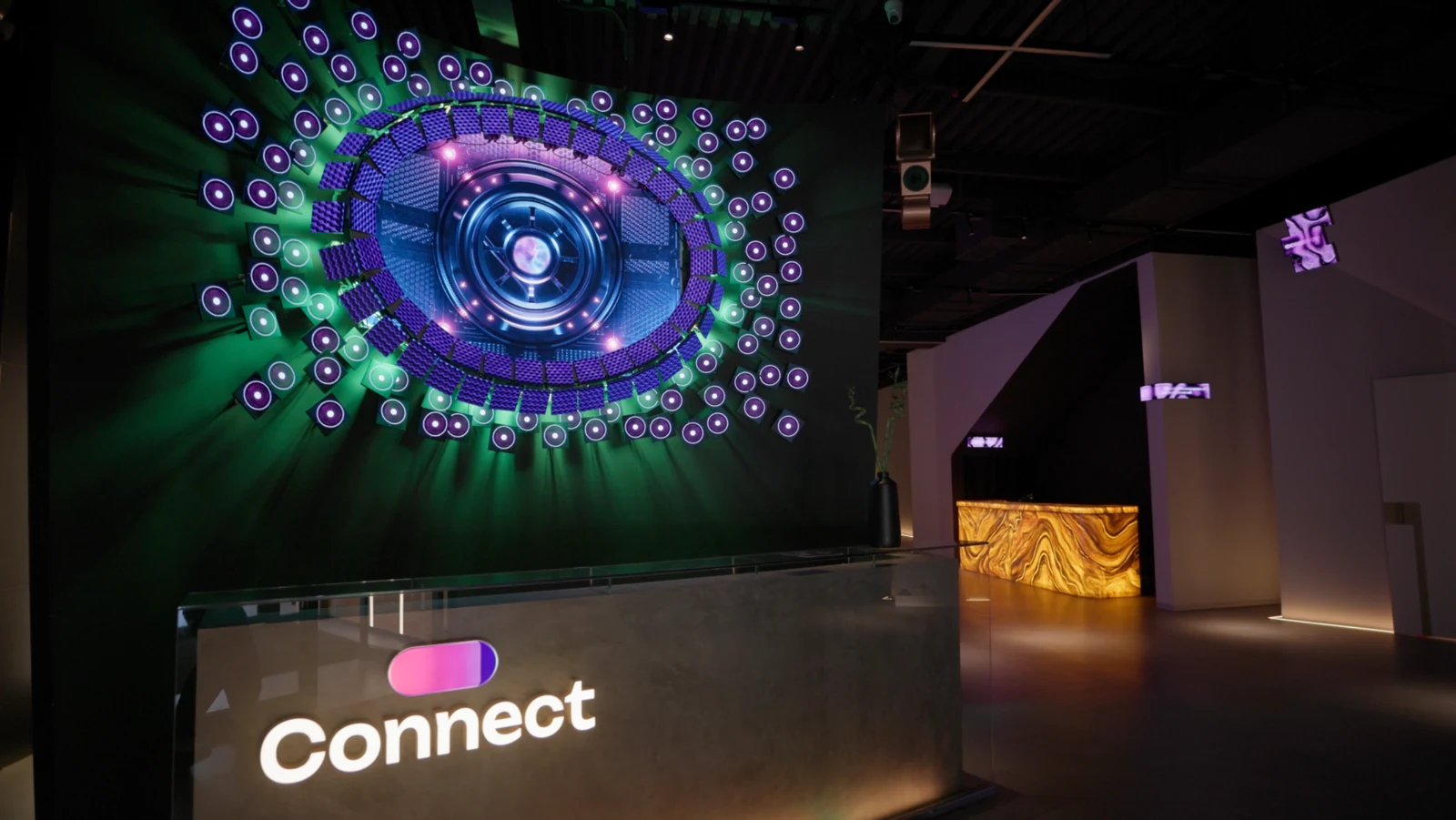 Медиа-инсталляция ресепшен Connect с визуальным контентом